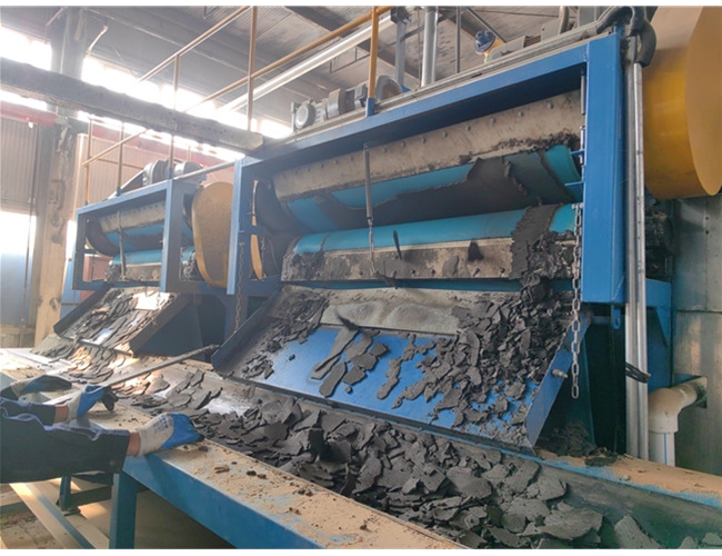秦皇島某污水處理廠訂購的2臺高壓帶式污泥脫水機，投入使用啦！